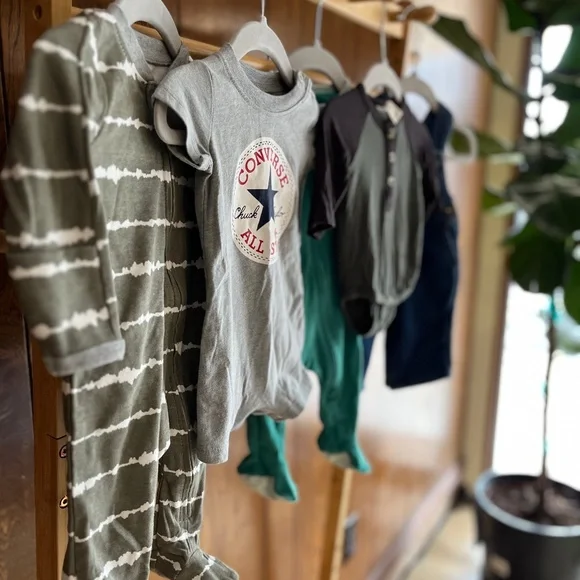 Converse, Carhartt, Kate Quinn and more (0-3 Months Baby Bundle) - Picture 1 of 7